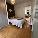 L'escale Niortaise - Centre-ville - 10mn Gare - Wifi - Netflix Lägenhet