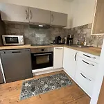 L'escale Niortaise - Centre-ville - 10mn Gare - Wifi - Netflix Lägenhet *