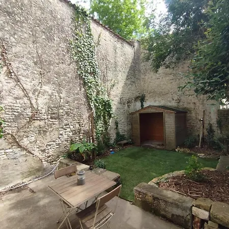 L'escale Niortaise - Centre-ville - 10mn Gare - Wifi - Netflix * ニオール