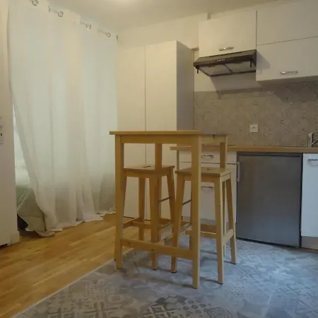 L'escale Niortaise - Centre-ville - 10mn Gare - Wifi - Netflix ニオール