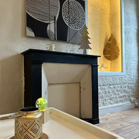L'escale Niortaise - Centre-ville - 10mn Gare - Wifi - Netflix نيورْ