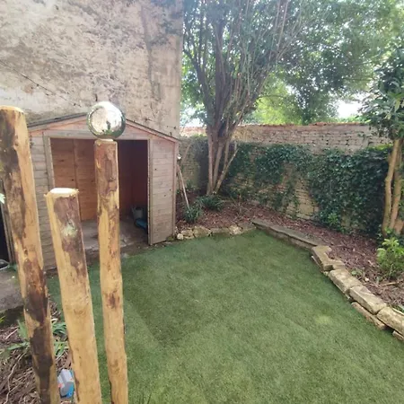 شقة L'escale Niortaise - Centre-ville - 10mn Gare - Wifi - Netflix نيورْ