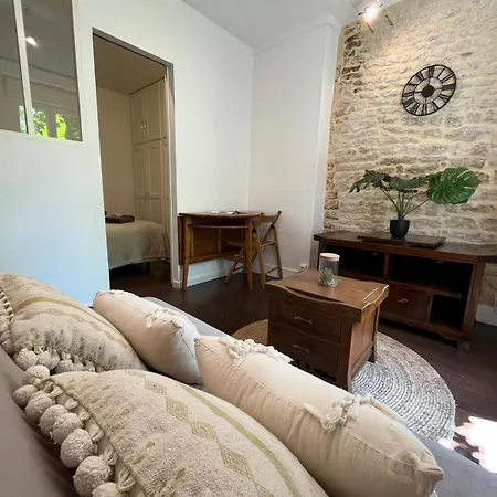 L'escale Niortaise - Centre-ville - 10mn Gare - Wifi - Netflix * ニオール
